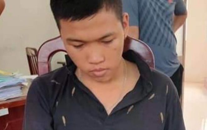 Nữ sinh 17 tuổi bị bạn trai quen qua mạng dùng ảnh 'nóng' tống tiền