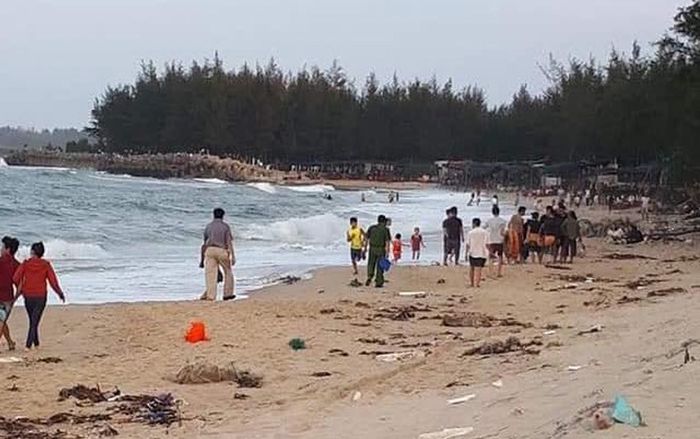 Cứu bạn đuối nước, nam thanh niên bị sóng cuốn tử vong