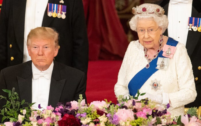 Bí ẩn tủ đồ Hoàng gia: 7 lần phụ nữ hoàng gia dùng trang phục để ngầm đưa ra quan điểm cá nhân