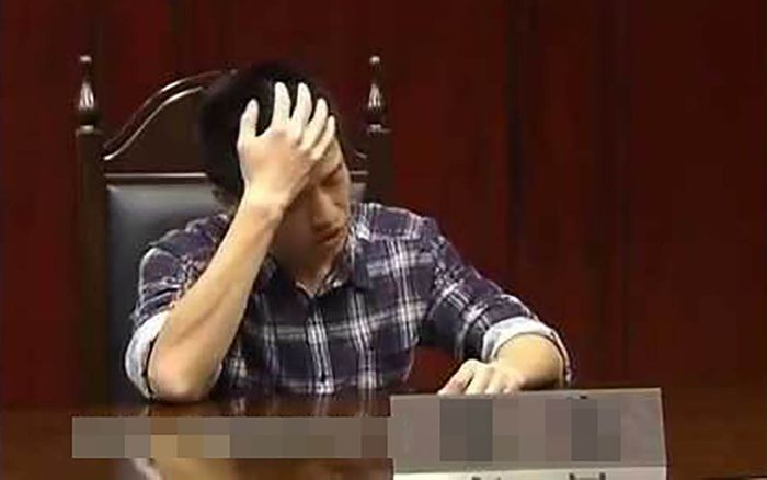 Viết giấy cam kết xin vợ tha thứ vì ngoại tình, chồng bàng hoàng biết mình bị 'cắm sừng'