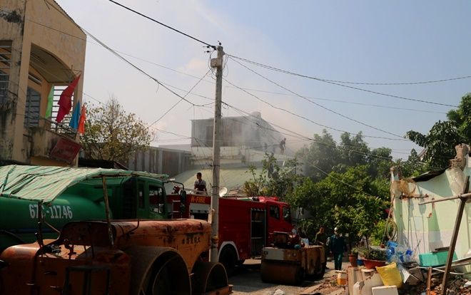 Cháy lớn tại khu tập thể Trung tâm Văn hóa ở An Giang, nhiều đạo cụ, phục trang biểu diễn bị thiêu rụi