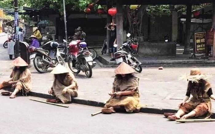 Nhóm người đi xe sang, đóng giả ăn xin ở Hội An bị phạt 67,5 triệu đồng