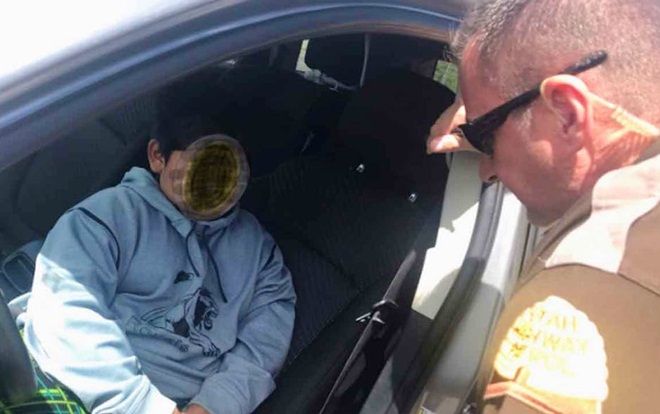 Bé trai 5 tuổi 'trộm' ô tô của bố mẹ, tự lái đi mua siêu xe Lamborghini với 3 USD trong tay