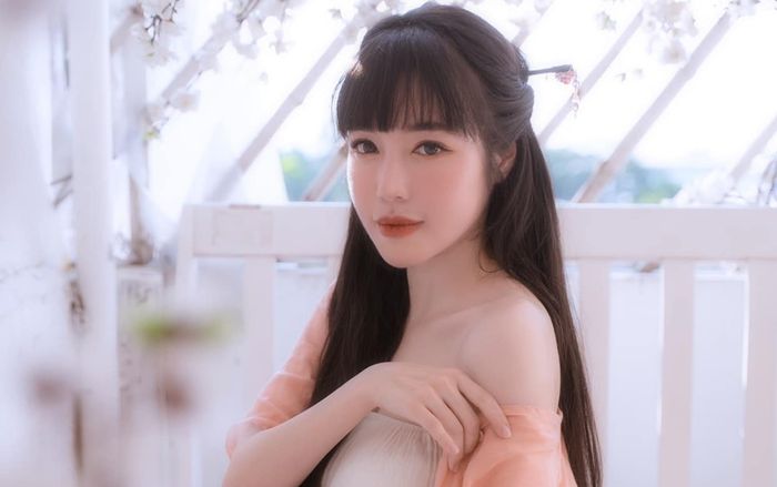 Elly Trần lần đầu chia sẻ về việc luôn 'kín tiếng' trong cuộc sống và tiết lộ 'bí quyết' trẻ lâu