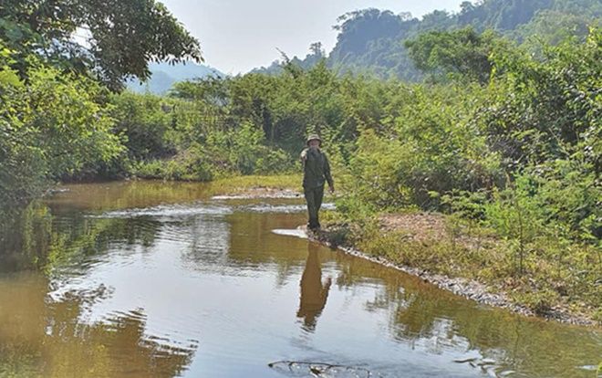 Ra suối chơi cùng anh trai, bé 3 tuổi bị đuối nước tử vong thương tâm