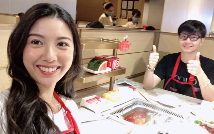 Thuý Vân đi ăn cùng ông xã sắp cưới: 'Bạn bảo cho ăn nhiều để có sức lên kế hoạch'