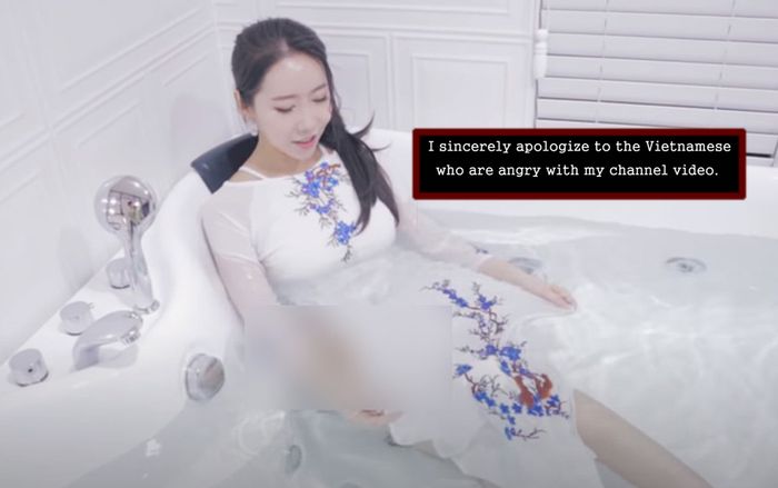 Làm clip xin lỗi người Việt Nam vì mặc áo dài không quần, nữ YouTuber Hàn Quốc tiếp tục nhận loạt chỉ trích