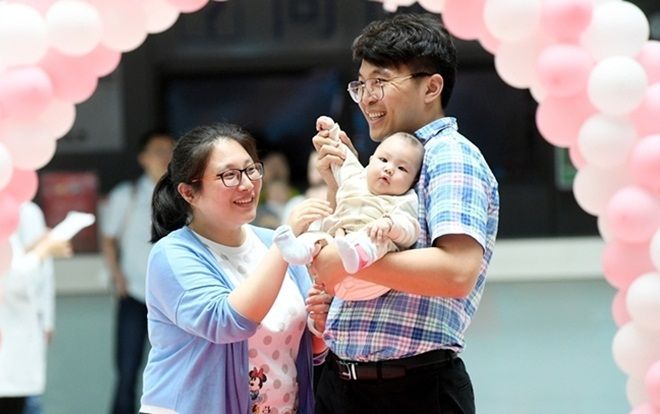 Các nước châu Á khuyến khích sinh con như thế nào?