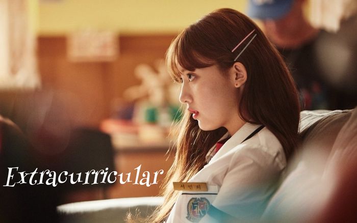 Extracurricular: Khi tình yêu dành cho bản thân còn rẻ mạt hơn tình yêu dành cho người khác