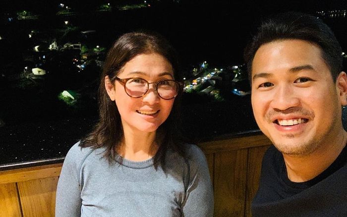 Phillip Nguyễn lần đầu công khai ảnh chụp chung với mẹ ruột 'trâm anh thế phiệt' người Philippines