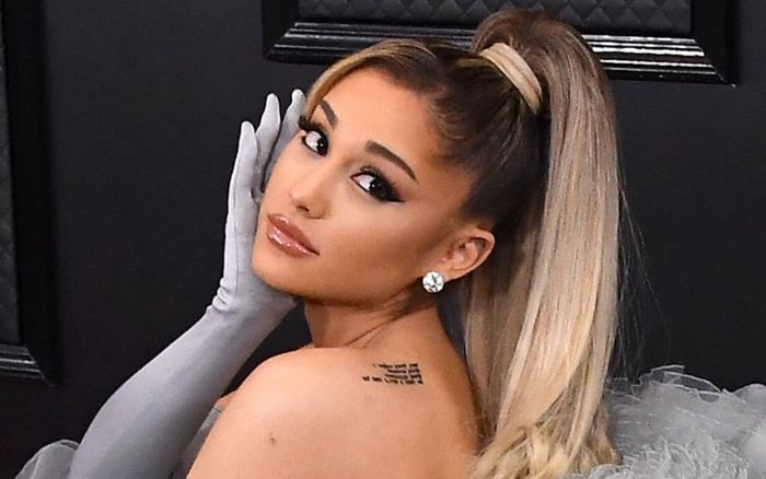Bộ sưu tập hình xăm ở những vị trí đau nhất trên cơ thể của Ariana Grande