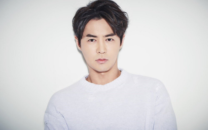 Nam diễn viên Jun Jin (Shinhwa) viết tâm thư thông báo chuẩn bị kết hôn với bạn gái
