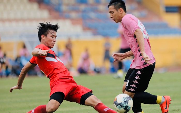 CLB Hà Nội thắng cách biệt Viettel trong ngày HLV Park Hang Seo dự khán