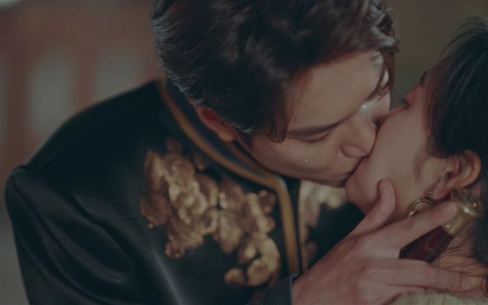 Quân vương bất diệt: Lee Min Ho và Kim Go Eun lại chia xa, anh chỉ đến bên em khi thời gian ngưng đọng lại