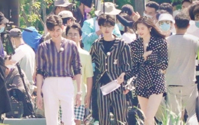 'Keep Running': Thái Từ Khôn - Quách Kỳ Lân catwalk khi mặc áo ngủ, bộ ba mỹ nữ Angelababy - Trương Thiên Ái - Sui He cùng chung khung hình