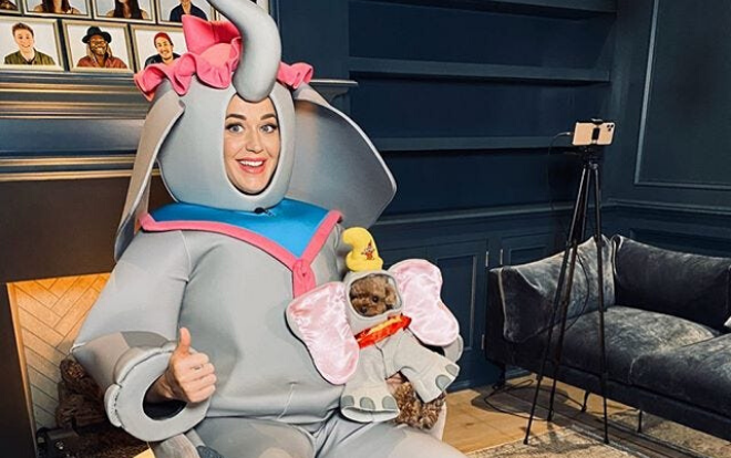 13 trang phục bà bầu vừa độc đáo vừa dễ thương của ‘tắc kè bông’ Katy Perry