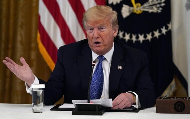 Ông Trump coi việc hơn 1,5 triệu người mắc Covid-19 là 'huy hiệu danh dự'