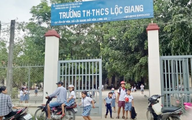 Phụ huynh dùng mũ bảo hiểm đánh tới tấp khiến cô giáo Tiểu học bất tỉnh