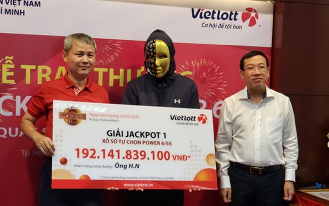 Người đàn ông trúng giải Jackpot trị giá 192 tỷ