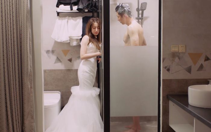 Tập 1 'Hạnh phúc trong tầm tay': Địch Lệ Nhiệt Ba bị cắm sừng 2 năm, Hoàng Cảnh Du khỏa thân ngay tập đầu