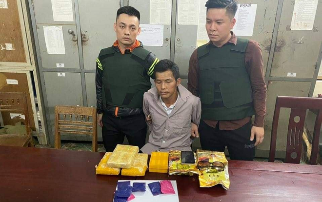 Thầy giáo buôn ma túy bị bắt