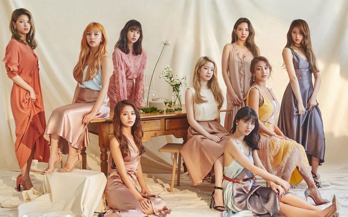 Trước thềm comeback, Twice nâng cấp thành tích lượt xem Youtube với 'Likey' và 'Fancy'