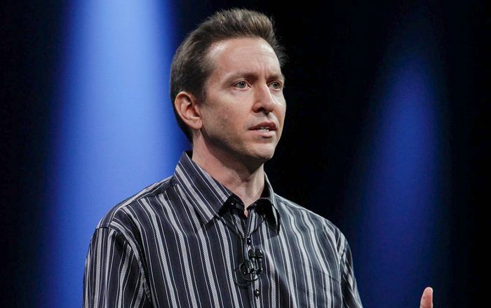 Cha đẻ của iOS và câu chuyện thú vị khi được Steve Jobs chiêu mộ vào Apple