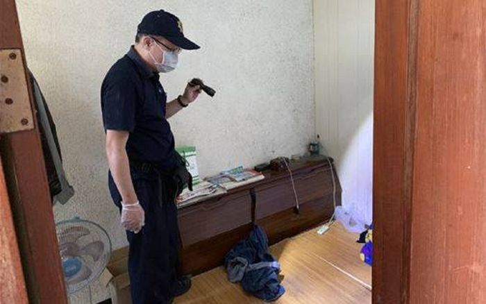 Phát hiện kinh hãi trong căn hộ bốc mùi hôi thối