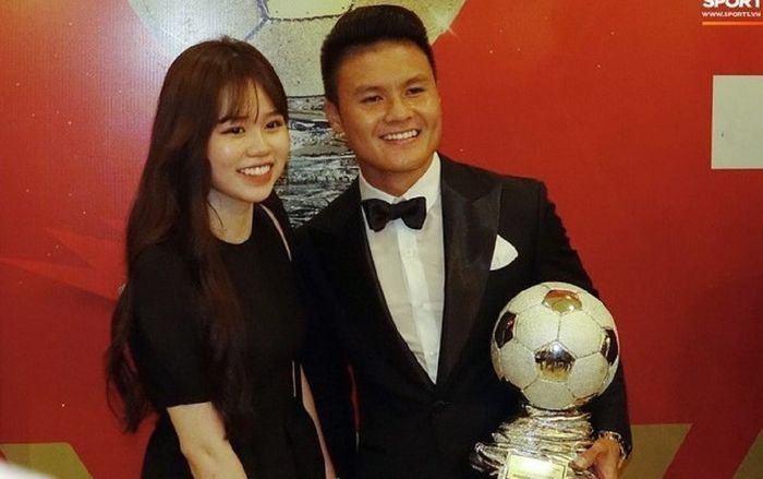 Mới công khai hẹn hò được 15 ngày, Huỳnh Anh được Quang Hải 'cưng hết nấc' khiến nhiều người ganh tị