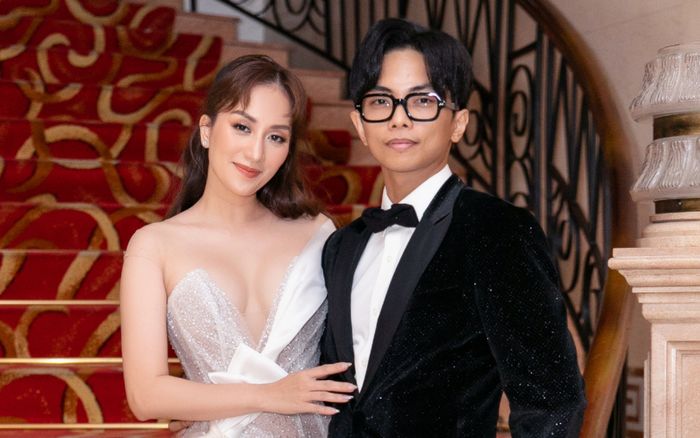 Khánh Thi khoe thân hình gợi cảm sau giảm cân, được Phan Hiển xách đuôi váy cho tại sự kiện