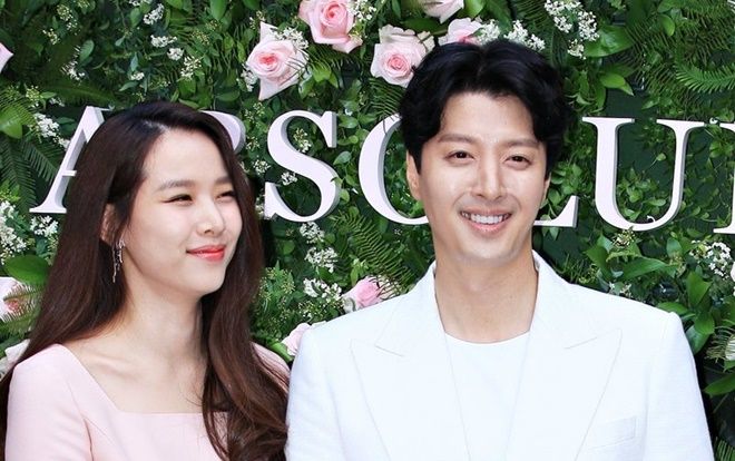Trước ly hôn, Lee Dong Gun tuyên bố: 'Không kết hôn nếu cô dâu không phải Jo Yoon Hee'