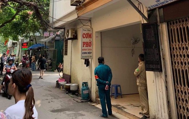 Nam sinh viên treo cổ tự tử trên tầng 3, bố mẹ bán hàng cơm phở dưới nhà không hay biết