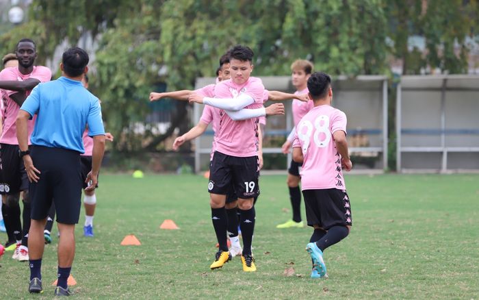 CLB Hà Nội vs Đồng Tháp: Thắng đậm làm quà cho khán giả