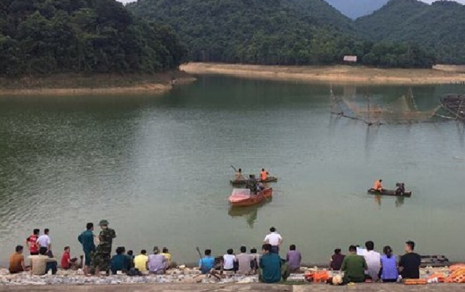 Rủ nhau tắm đập, 3 học sinh tiểu học đuối nước thương tâm