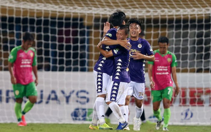 Hà Nội đánh bại Đồng Tháp trong ngày Thành Chung bỏ lỡ cơ hội khó tin