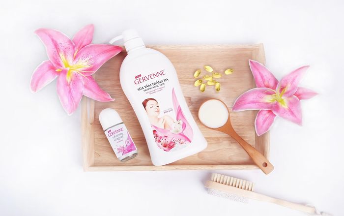 Để giải cứu làn da khỏi ánh nắng ngày hè, bạn đừng bỏ qua những combo 'bất bại' sau đây