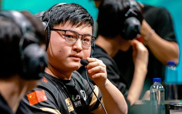 Game thủ 'League of Legends' nổi tiếng nhất Trung Quốc giải nghệ ở tuổi 23