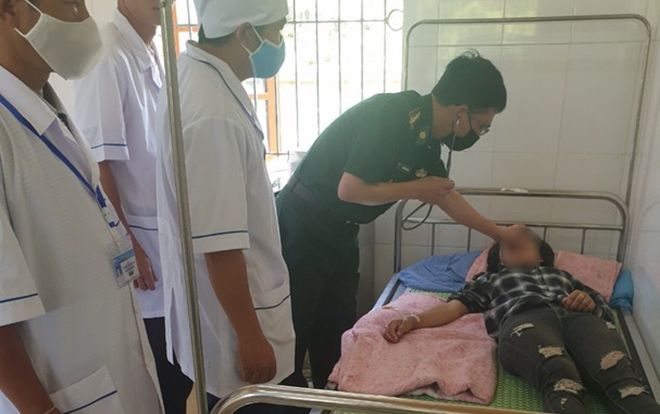 Nghệ An: Mẹ rủ con gái 15 tuổi cùng ăn lá ngón tự vẫn