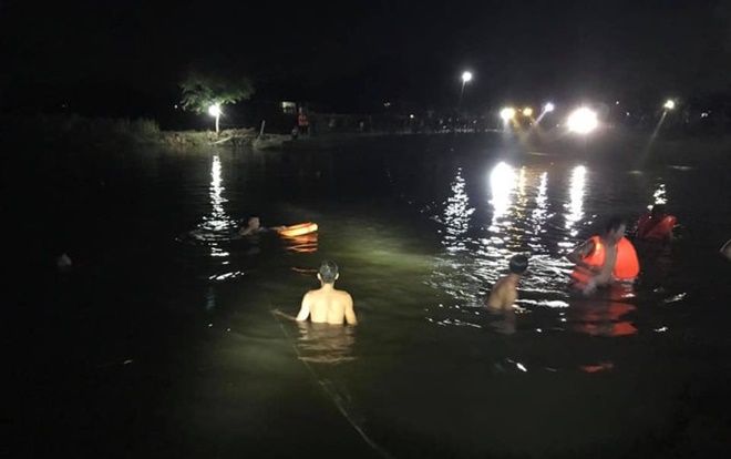 Hàng chục chiến sĩ tìm người đàn ông đuối nước