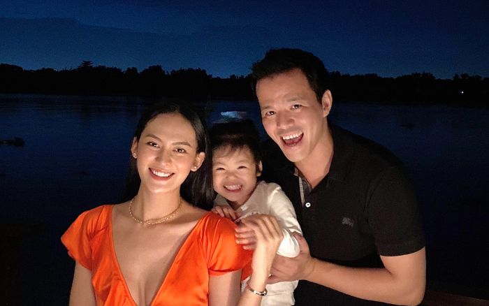 Sang Lê hạnh phúc bên chồng con nhân kỷ niệm 3 năm ngày cưới