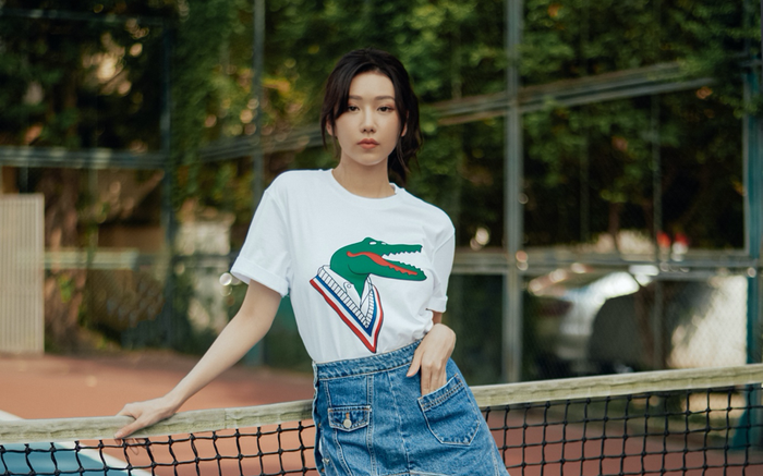 MIN: Vừa giỏi vừa xinh, chỉ áo thun vẫn cực thu hút
