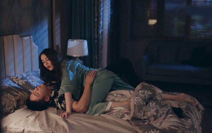 Tập 25 'Hạnh phúc trong tầm tay': Hoàng Cảnh Du đã làm gì để được Địch Lệ Nhiệt Ba cho ôm ngủ?