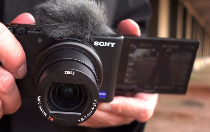 Sony ra mắt camera nhỏ gọn ZV-1 giá 20 triệu tại Việt Nam