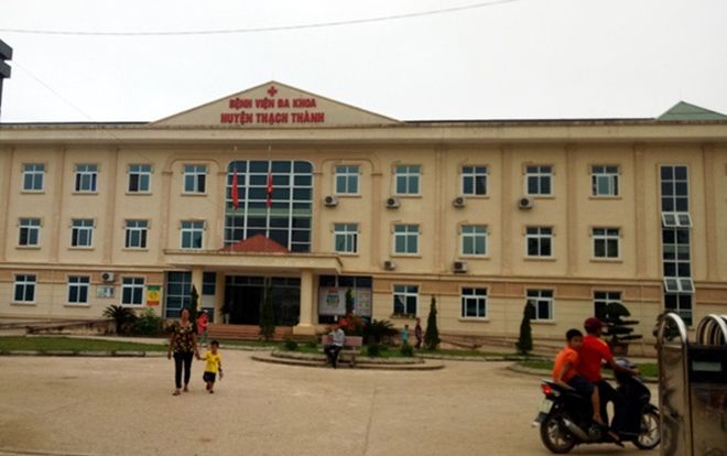 Giông lốc gây sập tường khiến bé trai 3 tuổi tử vong, mẹ bị thương nặng