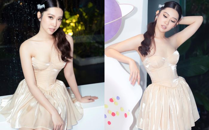 Thúy Ngân diện váy cúp ngực khoe vóc dáng gợi cảm tại sự kiện