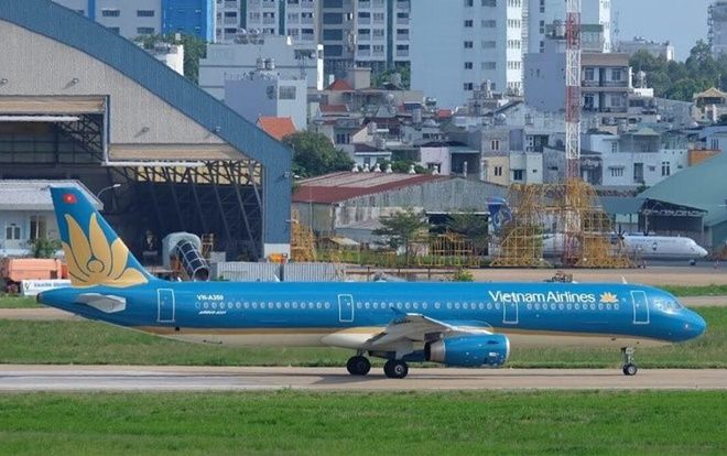 Ngã cầu thang khi xuống tàu bay, nữ hành khách tử vong