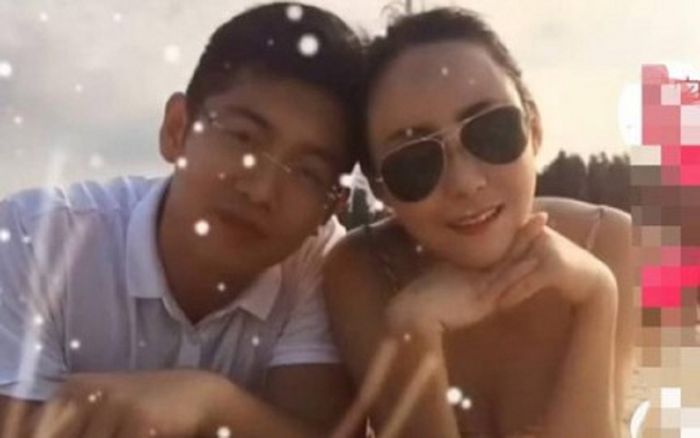 Người phụ nữ 40 tuổi kết hôn với con trai của bạn thân sau 17 năm quen biết