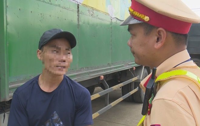 Tài xế xe thư báo sử dụng ma túy hơn 1 năm qua để đỡ buồn ngủ khi lái xe