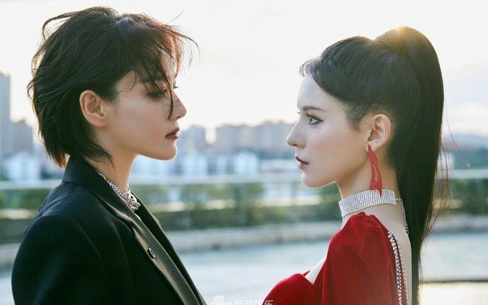 Trương Hinh Dư, Trương Dư Hi khiến khán giả 'lóa mắt' vì không phân định được, một người đẹp một người cool trong 'Đêm hội 618'