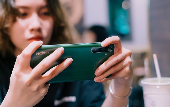 Đánh giá tổng thể Realme 6i: Thiết kế không mới, điểm nhấn từ pin và cụm 4 camera sau